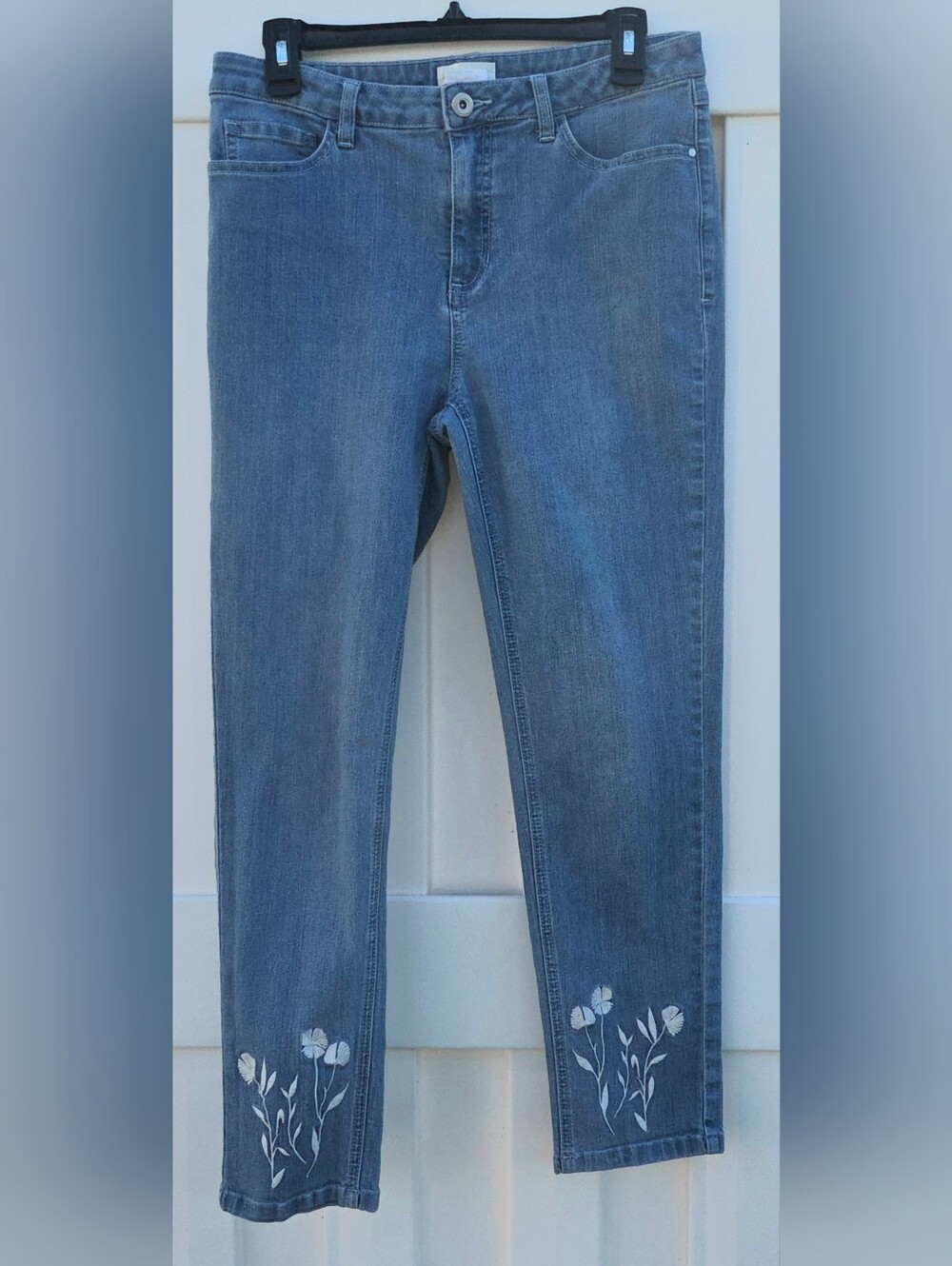Alessa W. Collection Women's Blue  Straight Jeans Floral Embroidered. Western
